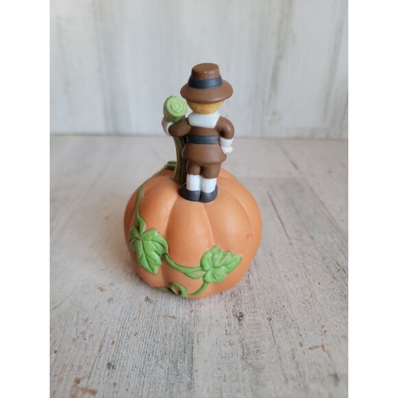 Avon vintage Pilgrim Pumpkin bell Halloween fall home decor - Picture 5 of 8